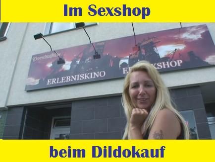 Im Sexshop beim Dildokauf